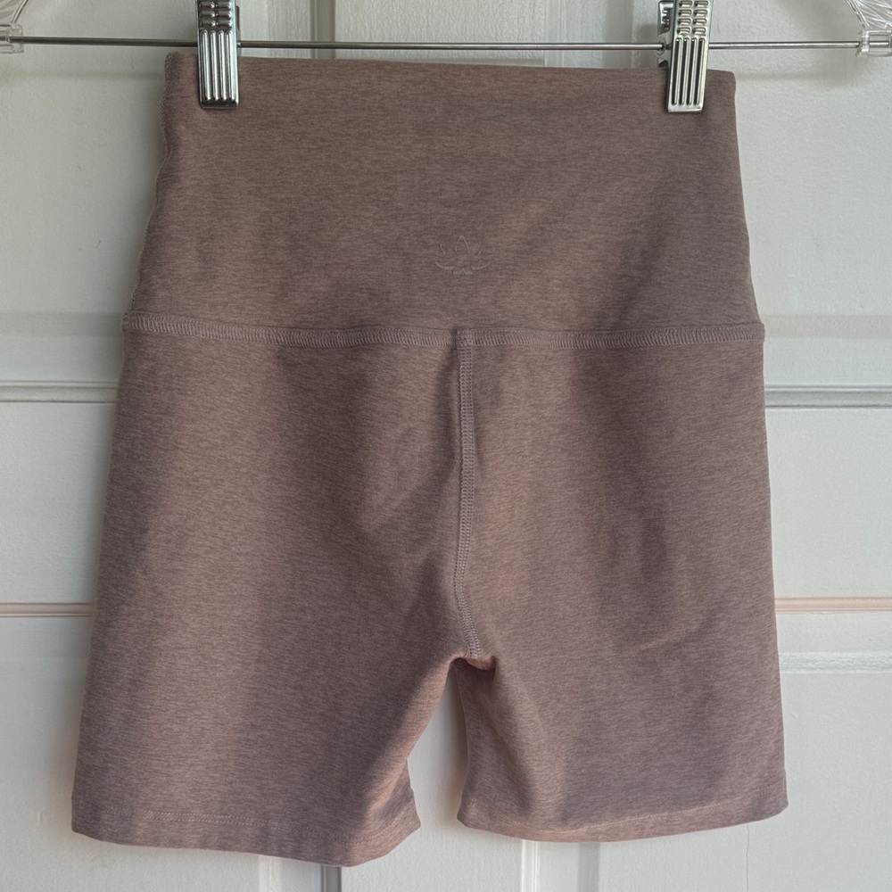 Beyond Yoga 5” Keep Pace shorts - Picture 9 of 10